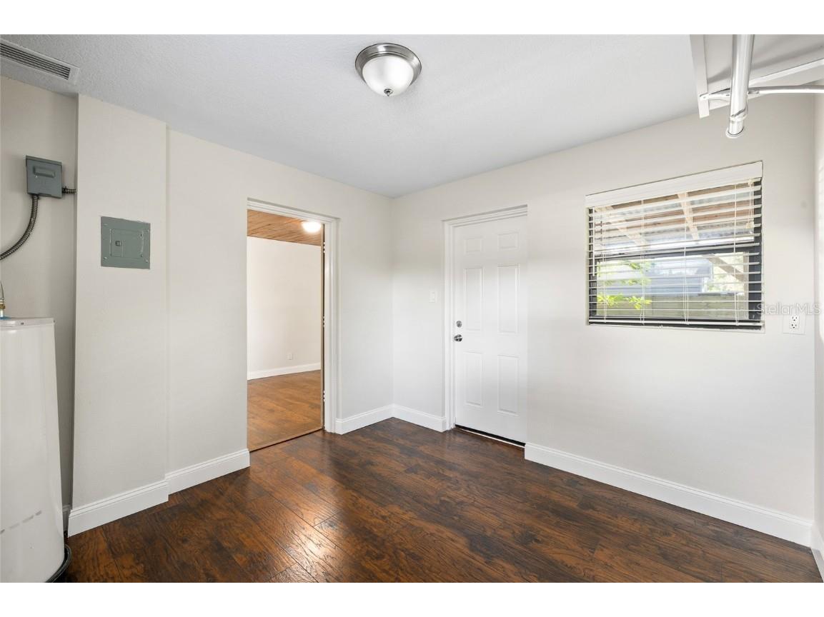 11720 N Edison Avenue Tampa FL 33612 TB8442478 image22