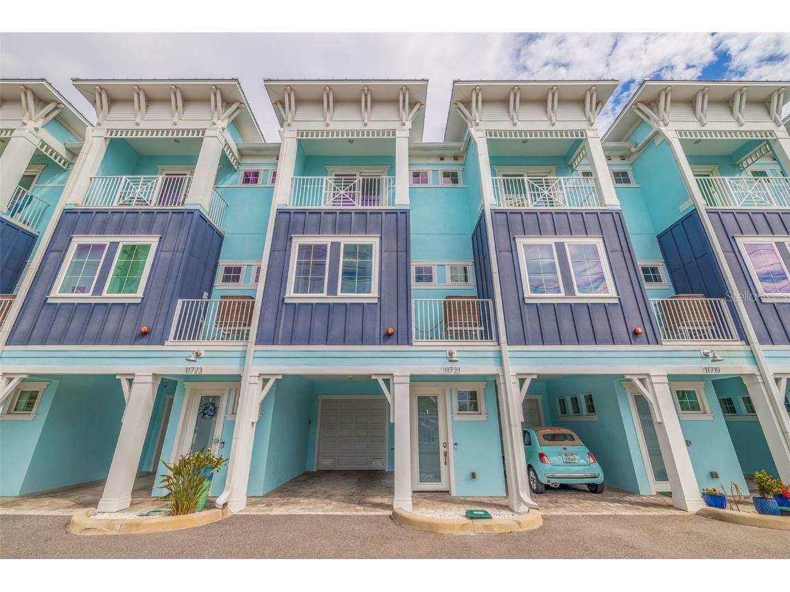 11721 1st Street E Treasure Island FL 33706 - INTRACOASTAL WATERWAY U8231395 image1