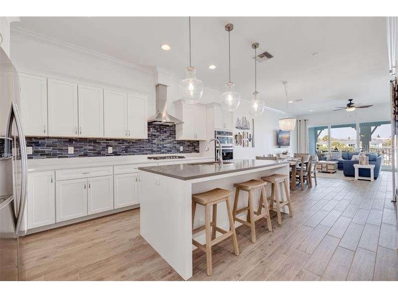 11721 1st Street E Treasure Island FL 33706 TB8345481 image1