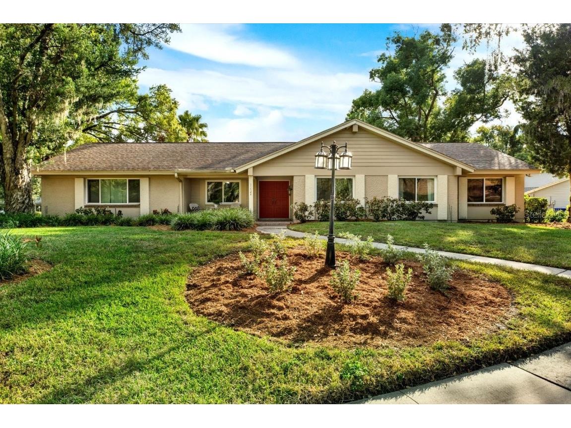 11724 Phoenix Circle Tampa FL 33618 TB8438569 image1