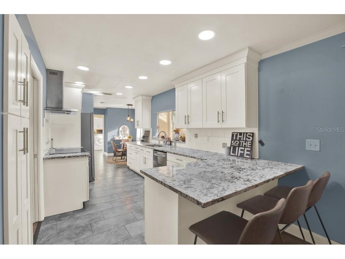 11724 Phoenix Circle Tampa FL 33618 TB8438569 image16