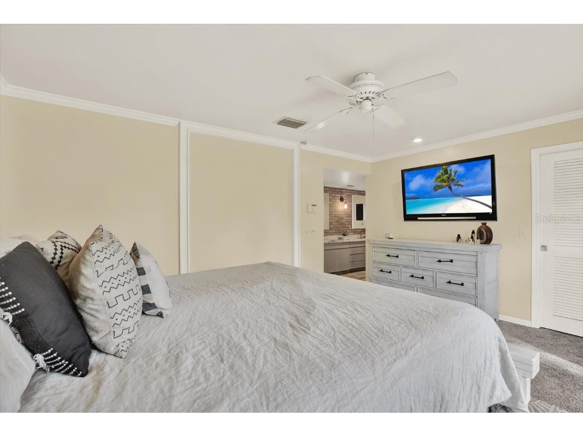 11724 Phoenix Circle Tampa FL 33618 TB8438569 image28