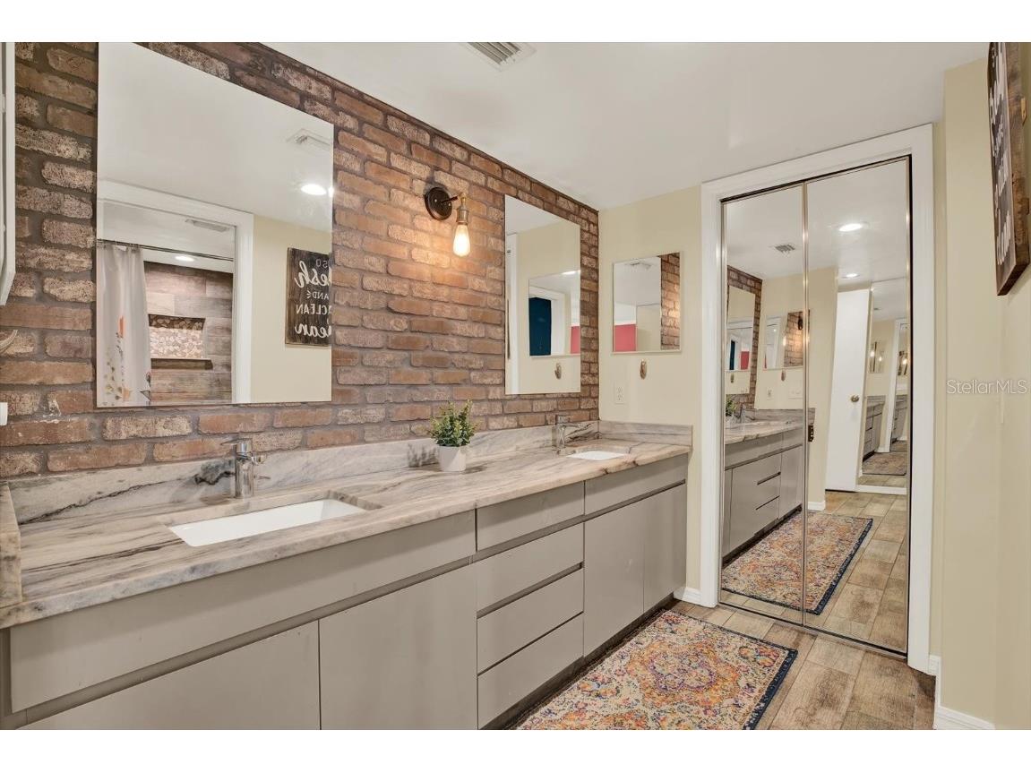 11724 Phoenix Circle Tampa FL 33618 TB8438569 image29