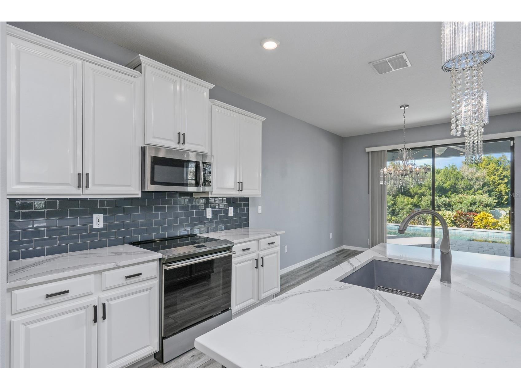 11728 Lake Boulevard New Port Richey FL 34655 W7882147 image9