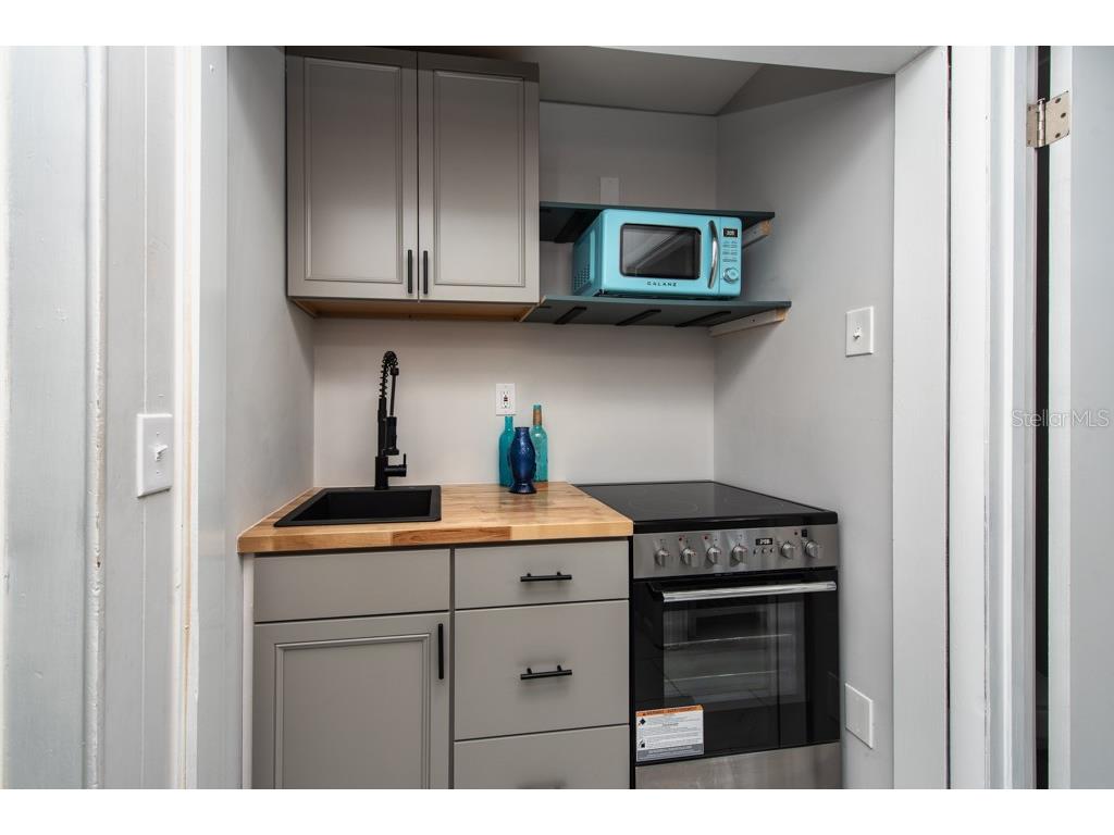 1173 Myrtle Street Sarasota FL 34234 TB8436061 image17