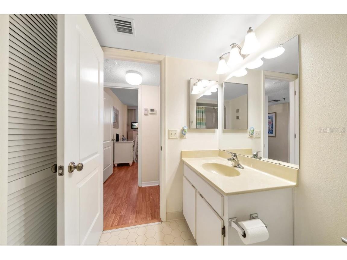 11730 Shipwatch Drive #402 Largo FL 33774 TB8445012 image32