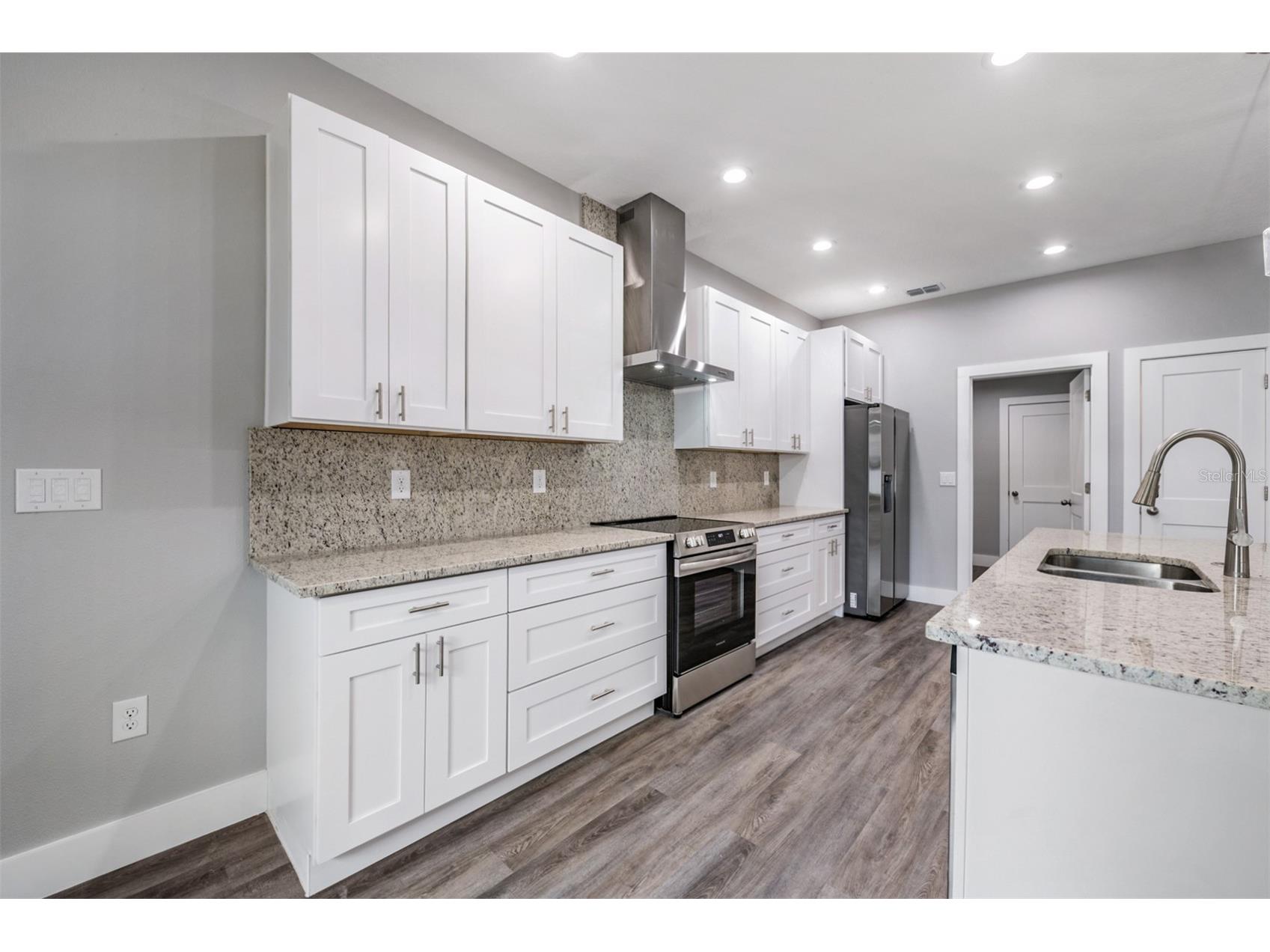 11734 Orange Court Dade City FL 33525 TB8482106 image10
