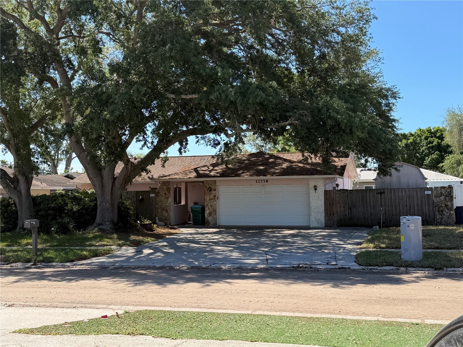 11738 96th Place Seminole FL 33772 TB8495631 image1