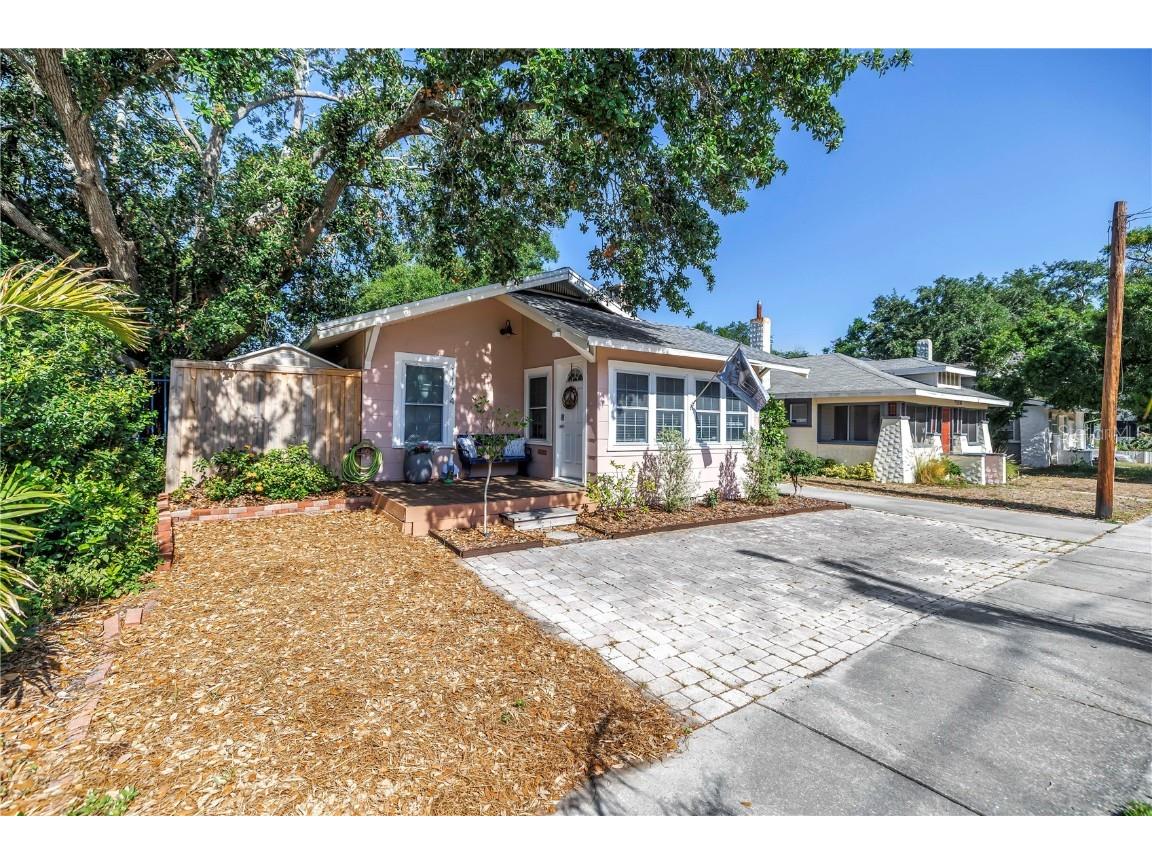1174 8th Street N Saint Petersburg FL 33701 TB8383160 image1