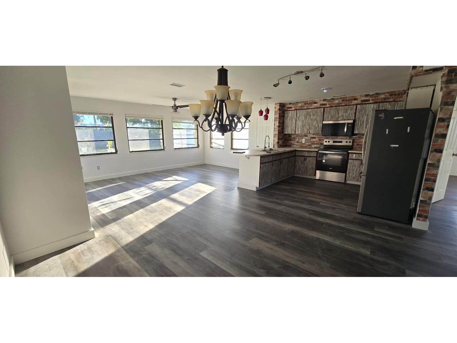 1174 Victoria Avenue Port Charlotte FL 33948 TB8470320 image2