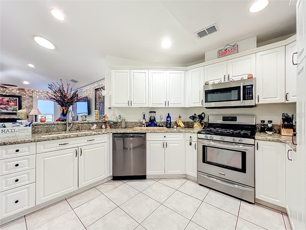 11740 SE 169th Avenue Road Ocklawaha FL 32179 - Bear Lake OM712150 image14