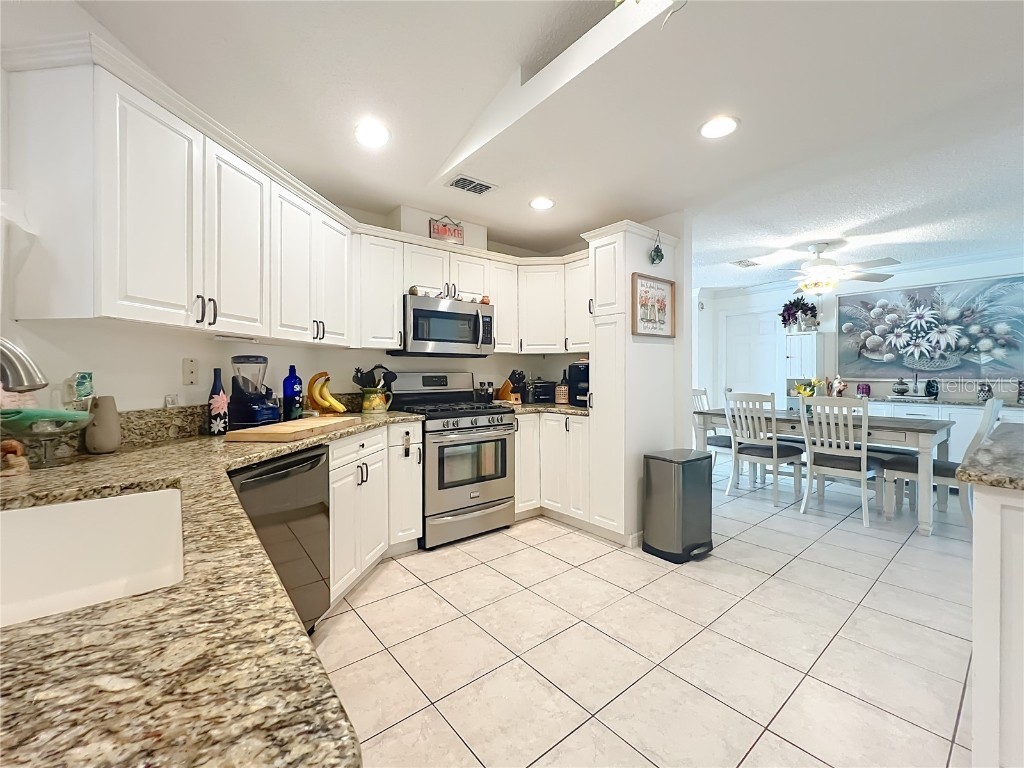 11740 SE 169th Avenue Road Ocklawaha FL 32179 - Bear Lake OM712150 image17