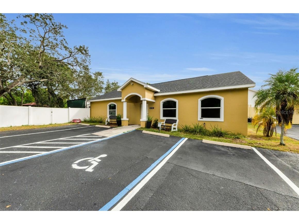 11748 La Madera Boulevard Port Richey FL 34668 W7880136 image4