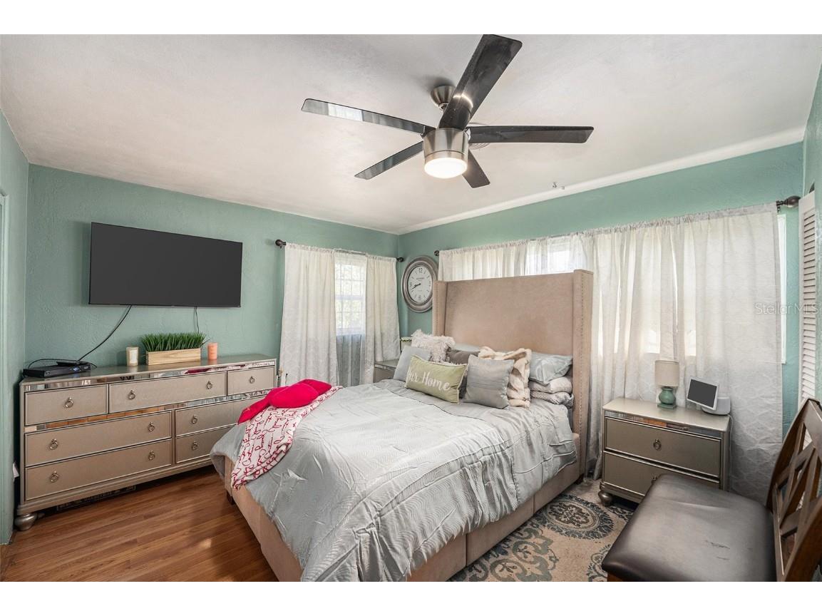 1175 62nd Place S Saint Petersburg FL 33705 TB8438112 image10