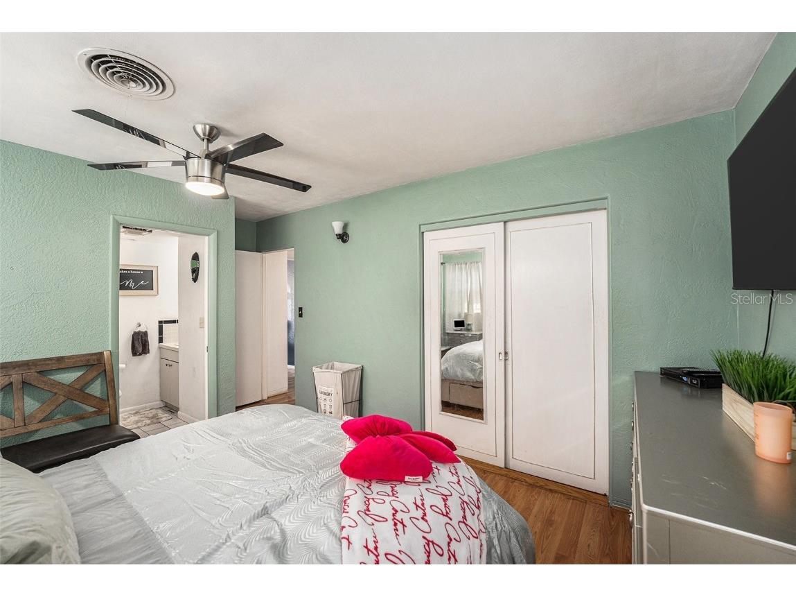 1175 62nd Place S Saint Petersburg FL 33705 TB8438112 image11