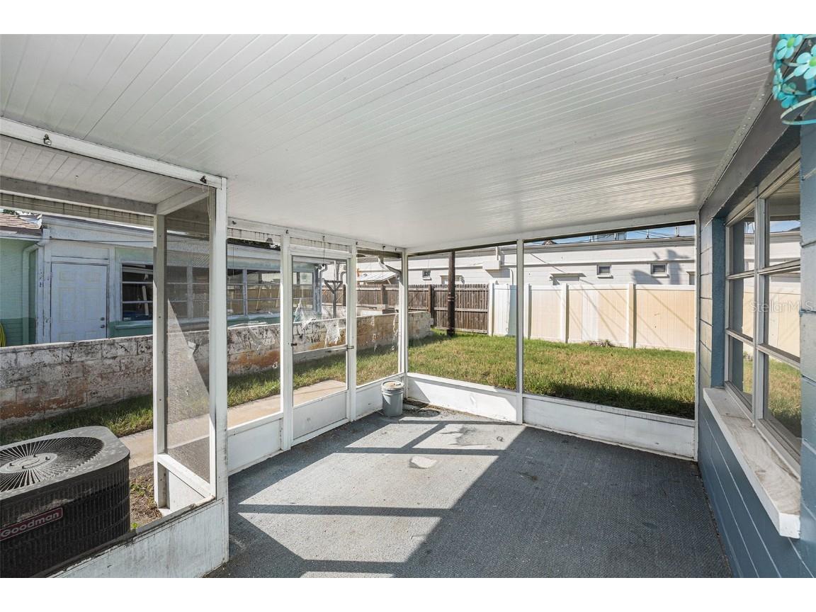 1175 62nd Place S Saint Petersburg FL 33705 TB8438112 image14