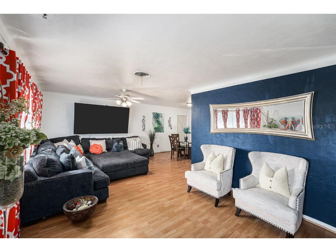 1175 62nd Place S Saint Petersburg FL 33705 TB8438112 image2