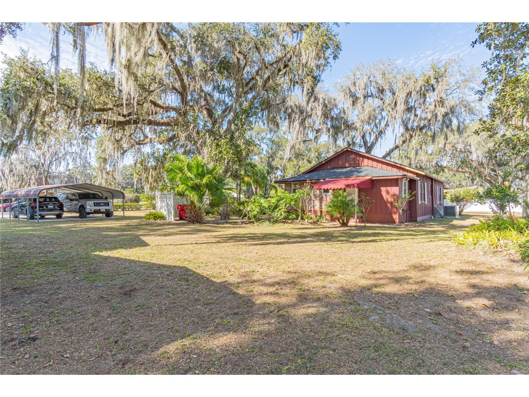 1175 Cr 463b Lake Panasoffkee FL 33538 TB8528453 image22