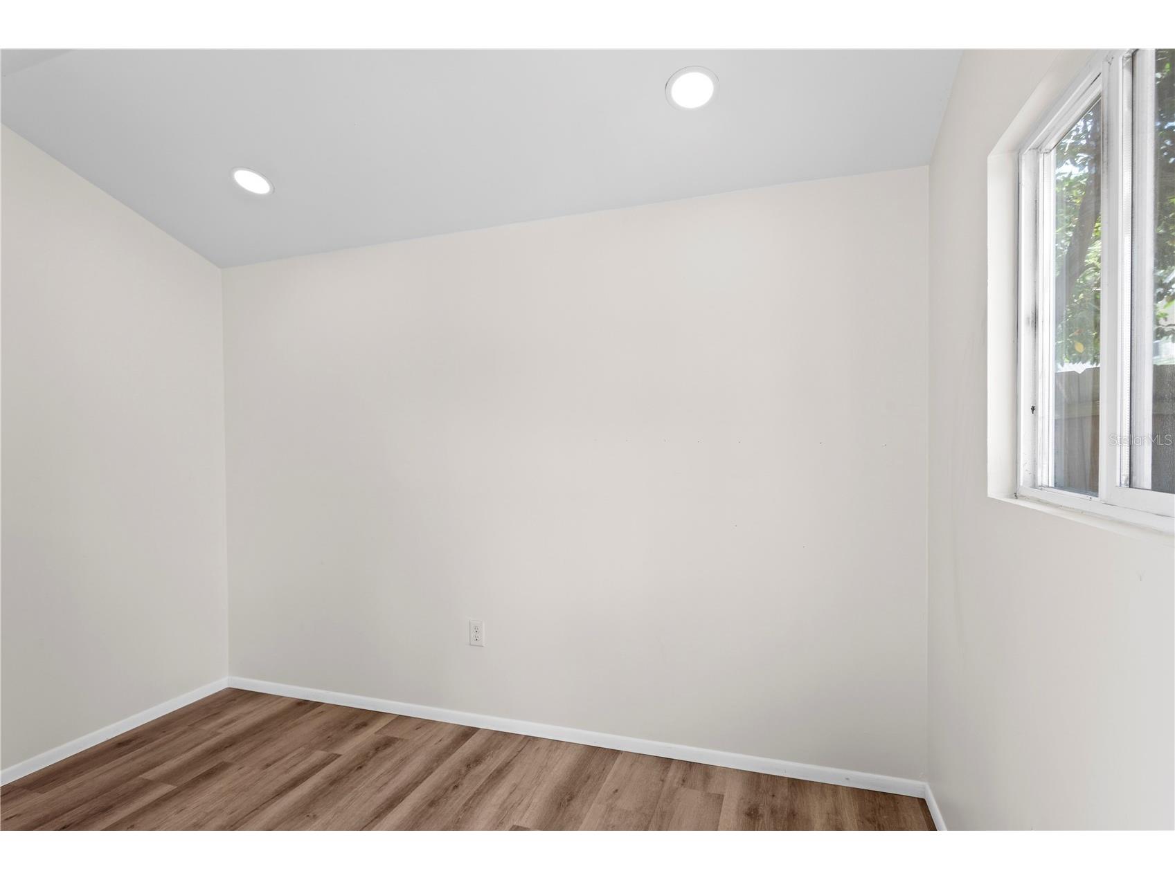 1175 Highland Court N Saint Petersburg FL 33701 TB8506460 image27