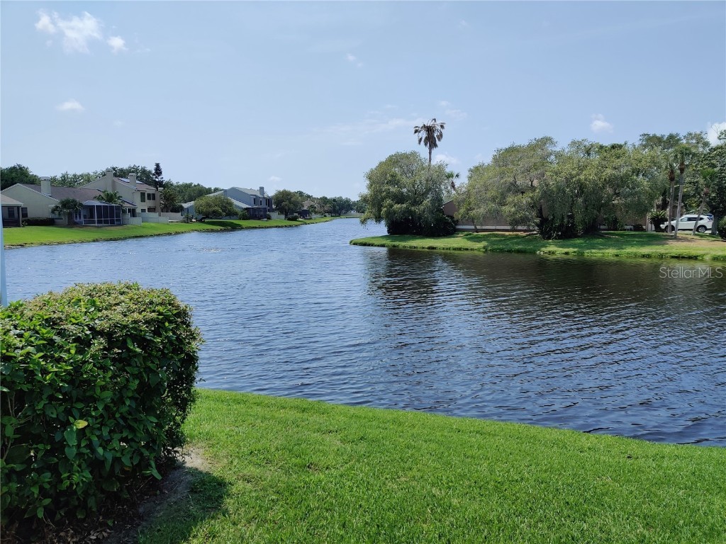 1175 San Carlos Avenue NE Saint Petersburg FL 33702 - LAKE IS PART OF RIVIERA BAY T3437174 image1