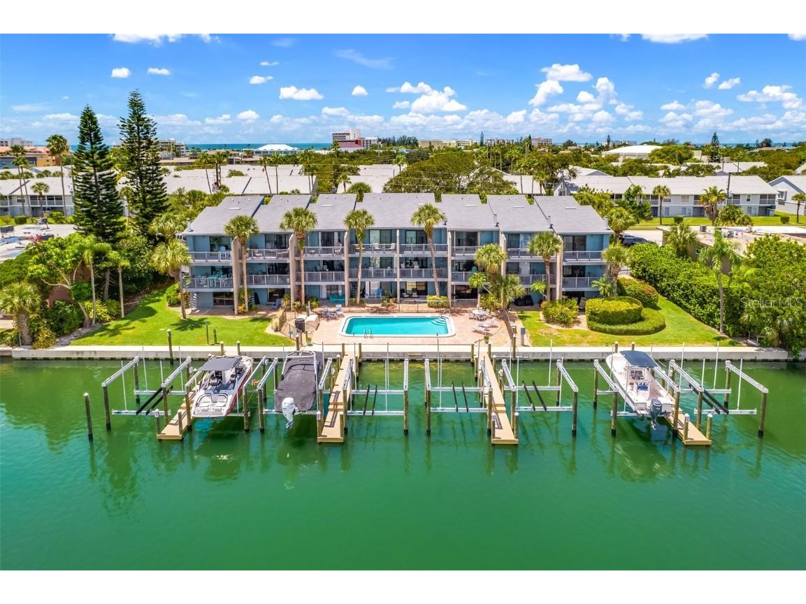 11785 3rd Street E Treasure Island FL 33706 - INTRACOASTAL WATERWAY U8210752 image1
