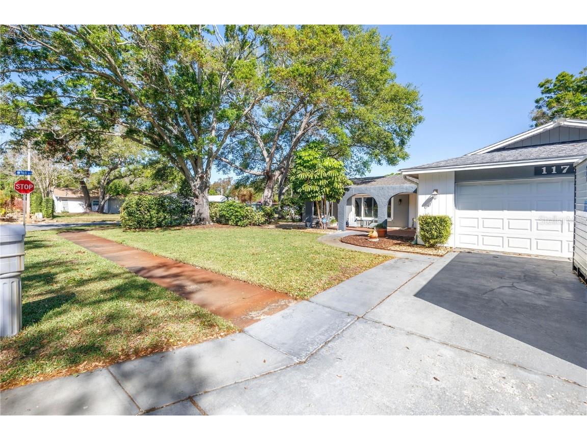 11791 111th Terrace Seminole FL 33778 TB8363321 image1