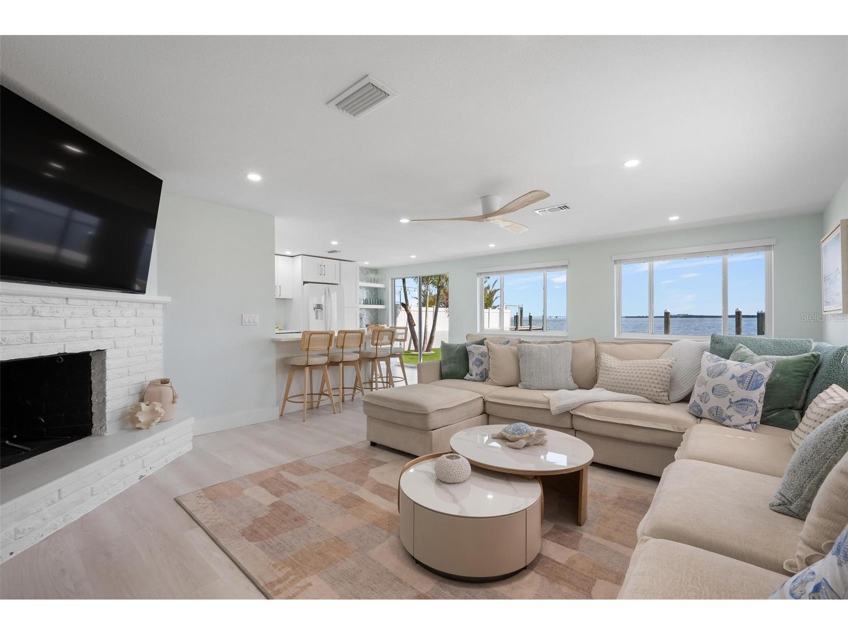 118 9th Street N Bradenton Beach FL 34217 A4692977 image3