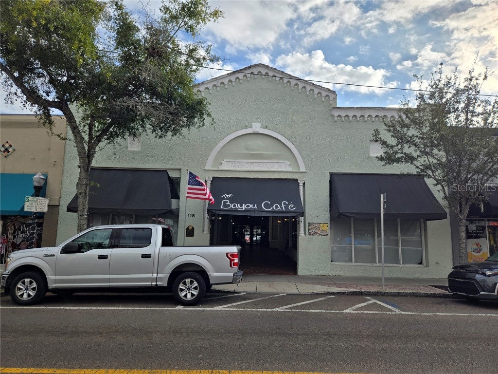 118 E Tarpon Avenue Tarpon Springs FL 34689 TB8458461 image1