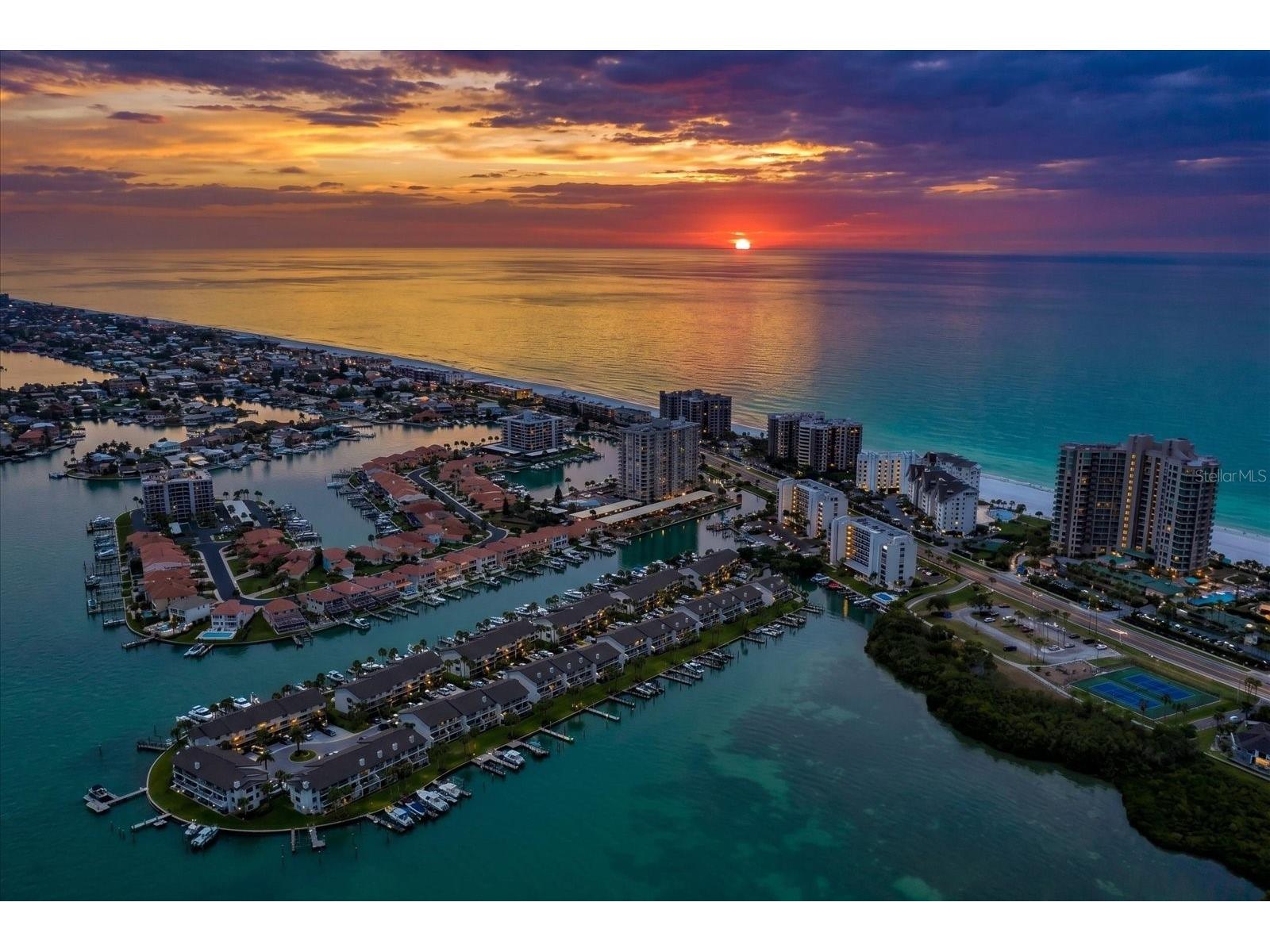 118 Marina Del Rey Court Clearwater Beach FL 33767 - CLEARWATER HARBOR TB8505334 image1