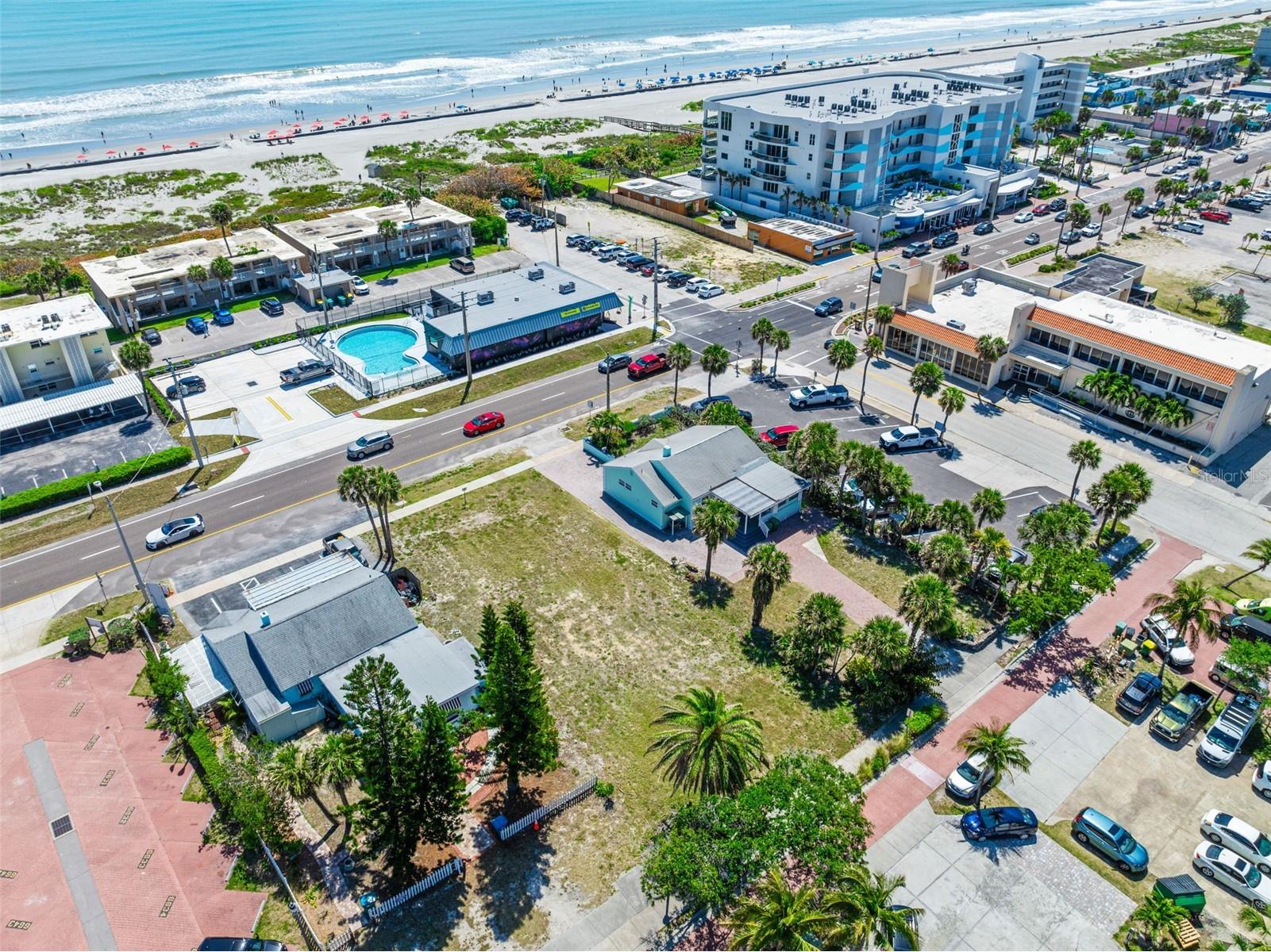 118 N Atlantic Cocoa Beach FL 32931 V4946840 image1