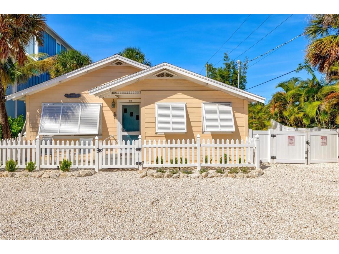 118 Palmetto Avenue Anna Maria FL 34216 A4589736 image1