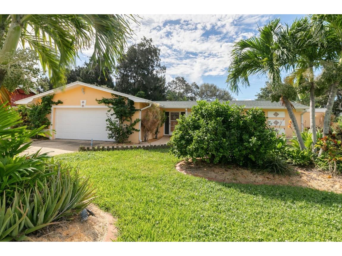 118 Surf Drive Cocoa Beach FL 32931 O5977177 image1