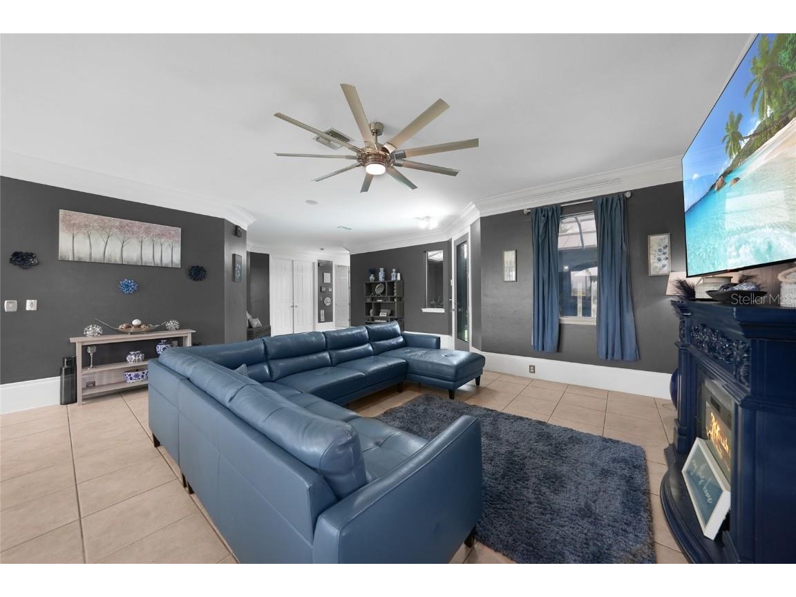 118 SW 21st Terrace Cape Coral FL 33991 C7511888 image7