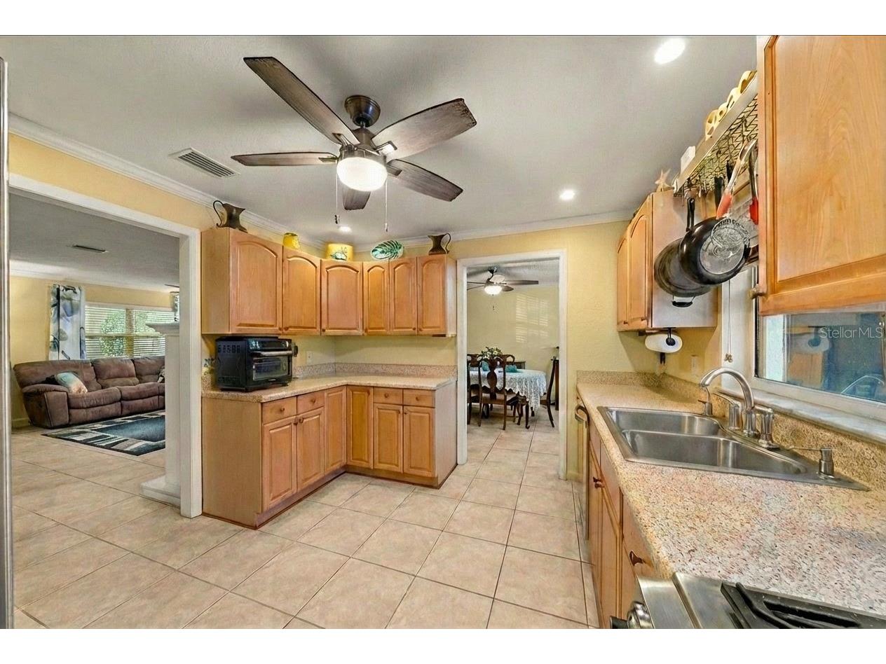 118 W Camelot Drive Palatka FL 32177 OM718537 image5