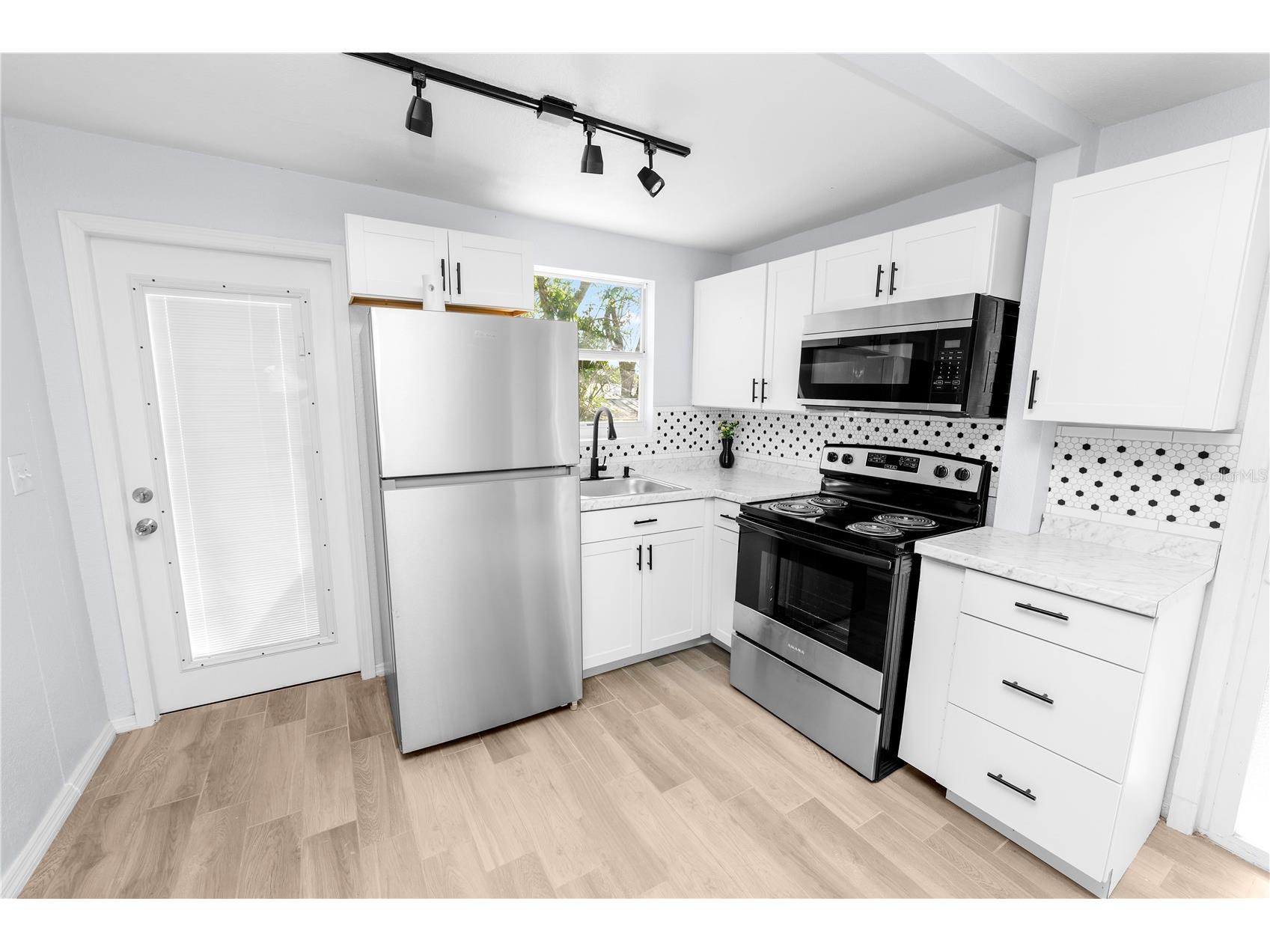 118 W Northside Drive Lake Wales FL 33853 L4950887 image2