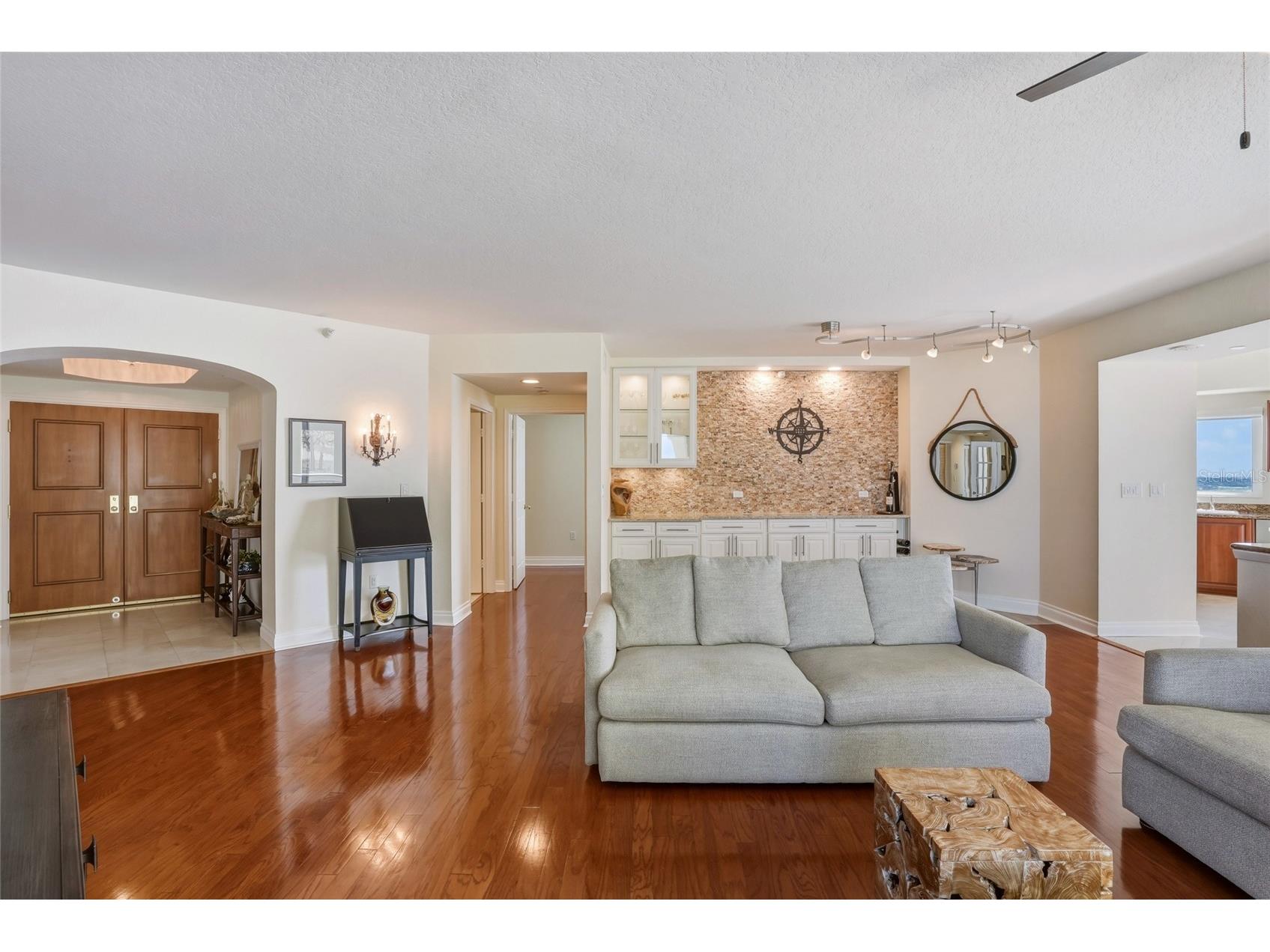 1180 Gulf Boulevard #1805 Clearwater Beach FL 33767 TB8484165 image6