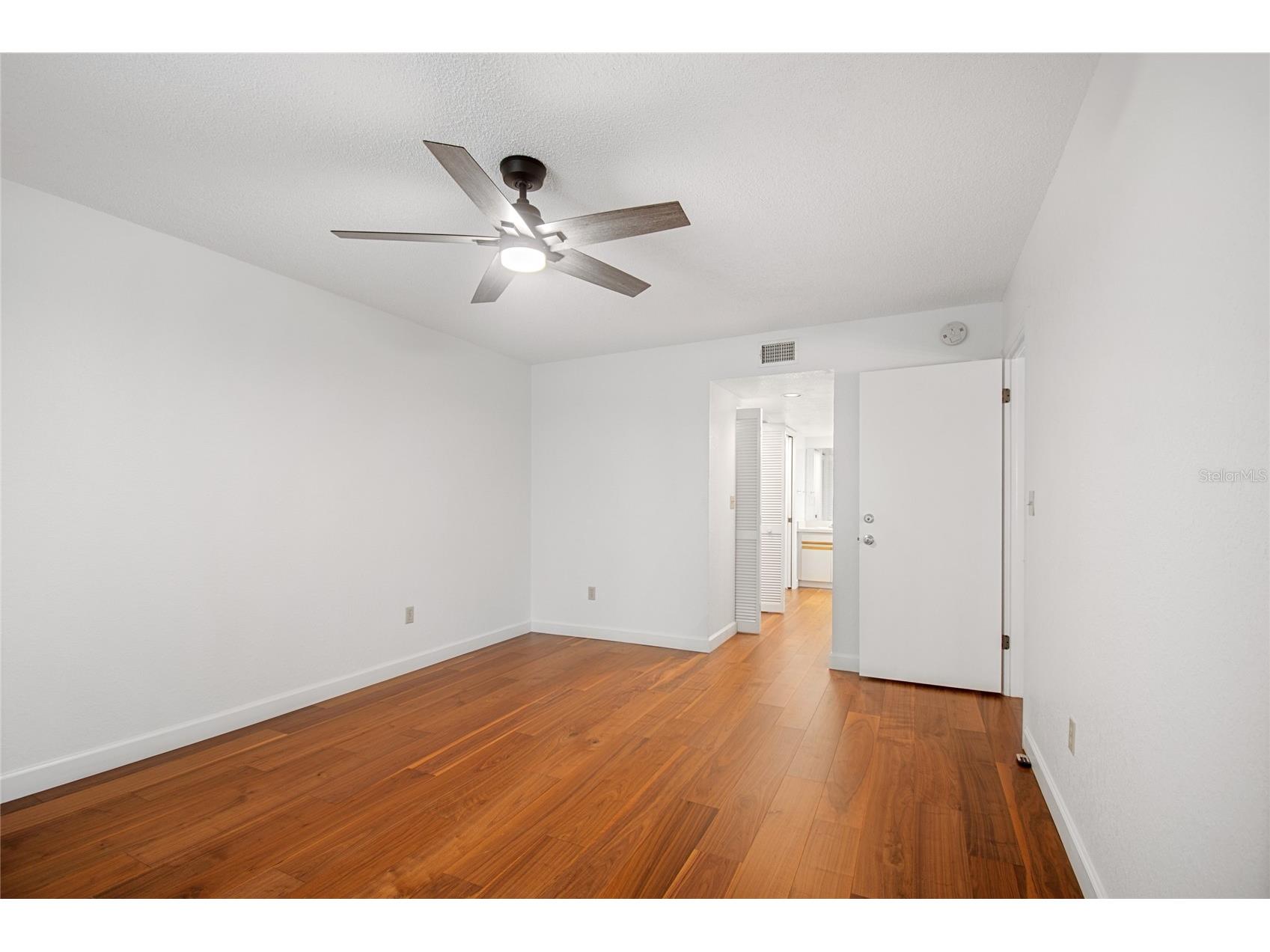 11800 Park Blvd #401 Seminole FL 33772 TB8524093 image20