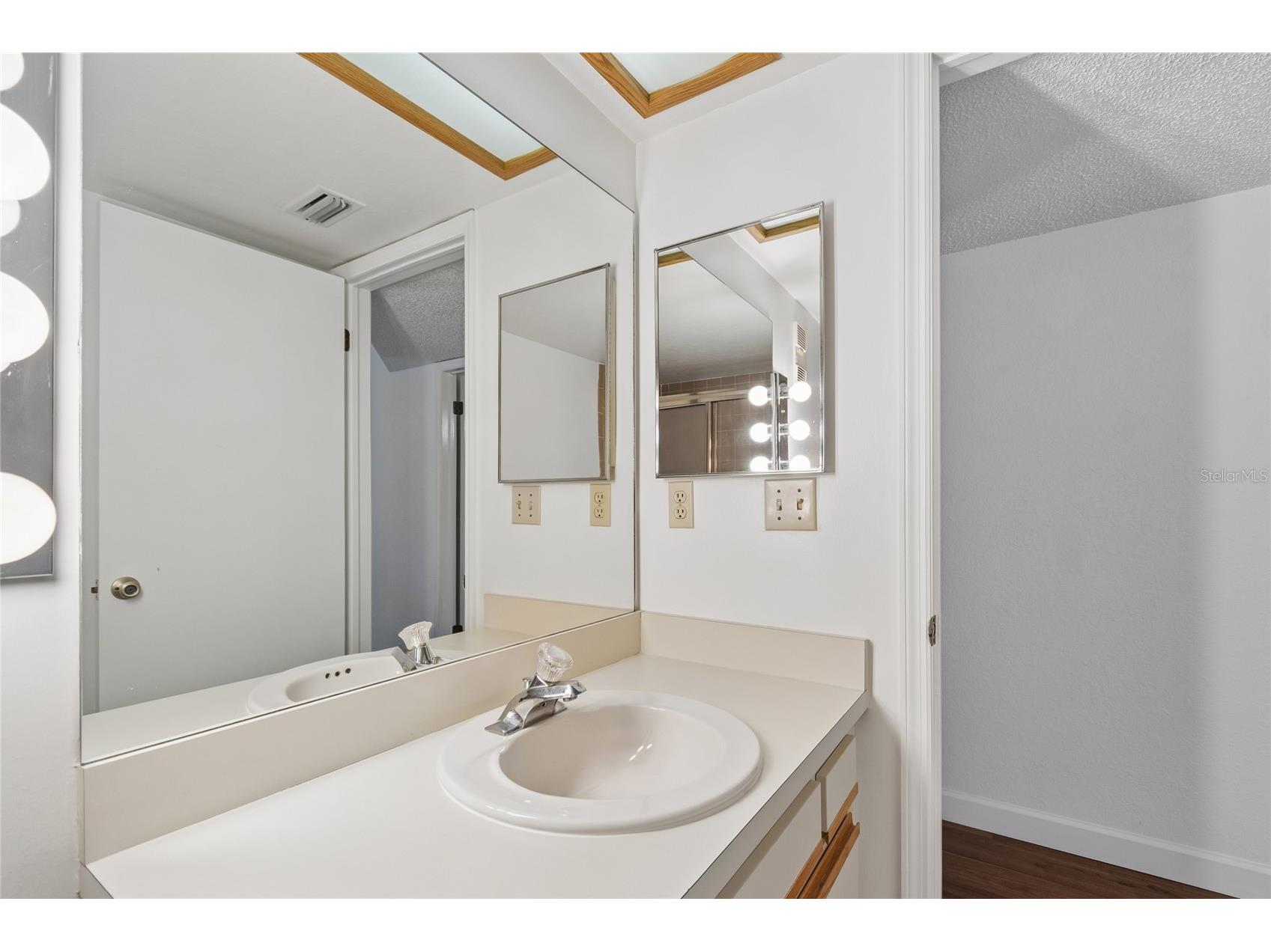11800 Park Blvd #401 Seminole FL 33772 TB8524093 image37