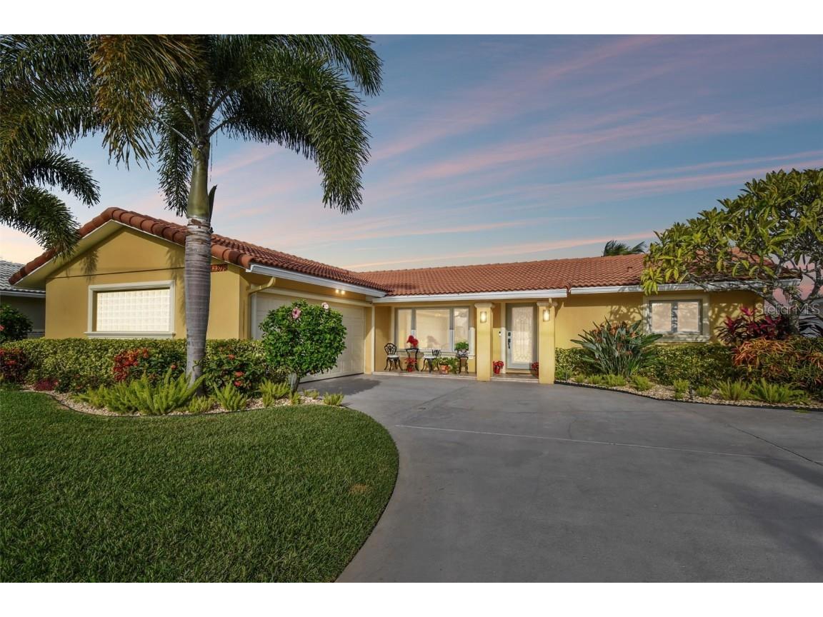 11805 6th Street E Treasure Island FL 33706 - BOCA CIEGA BAY U8224849 image1