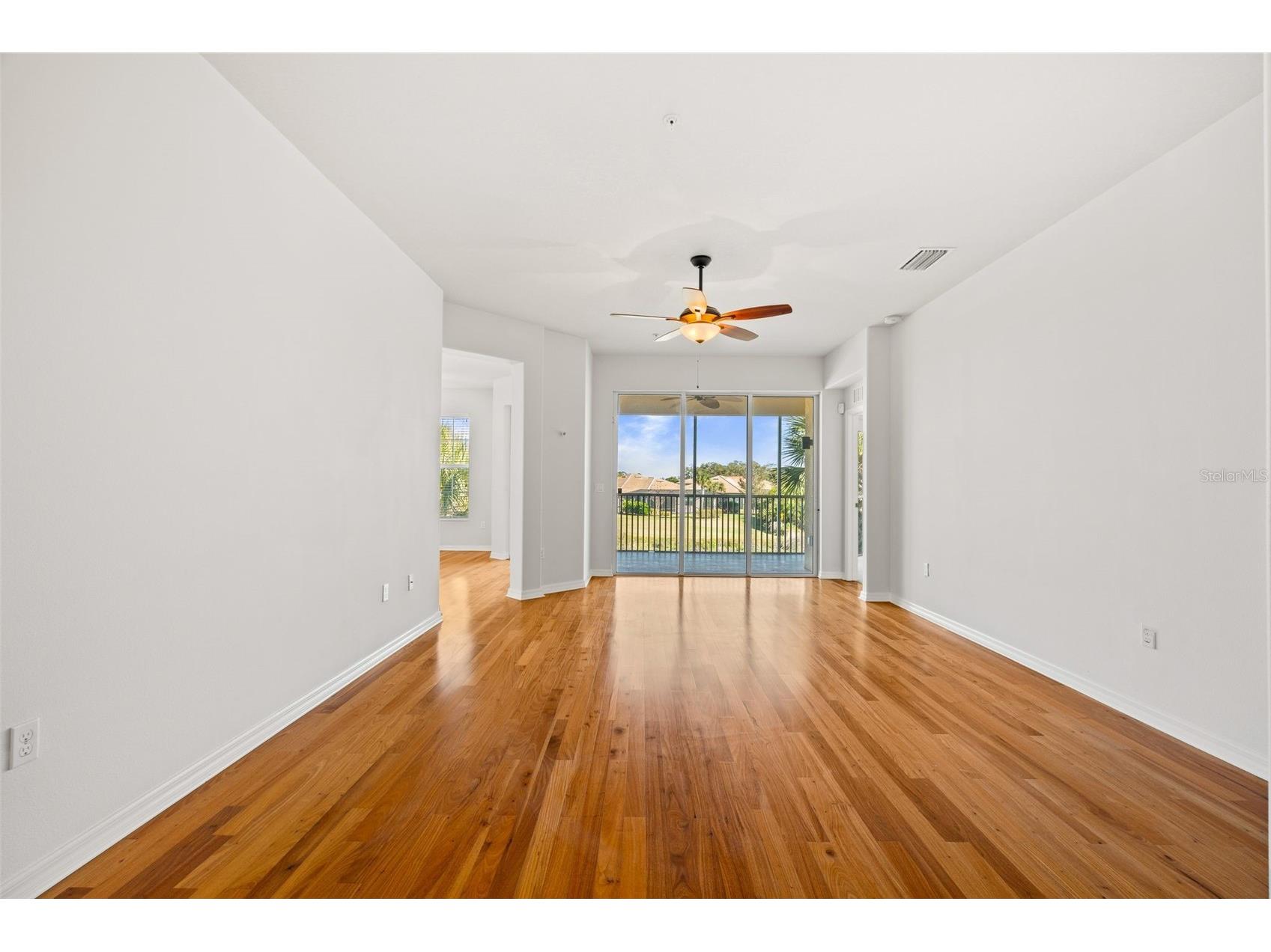 1181 Burgos Drive #406 Sarasota FL 34238 A4680690 image19