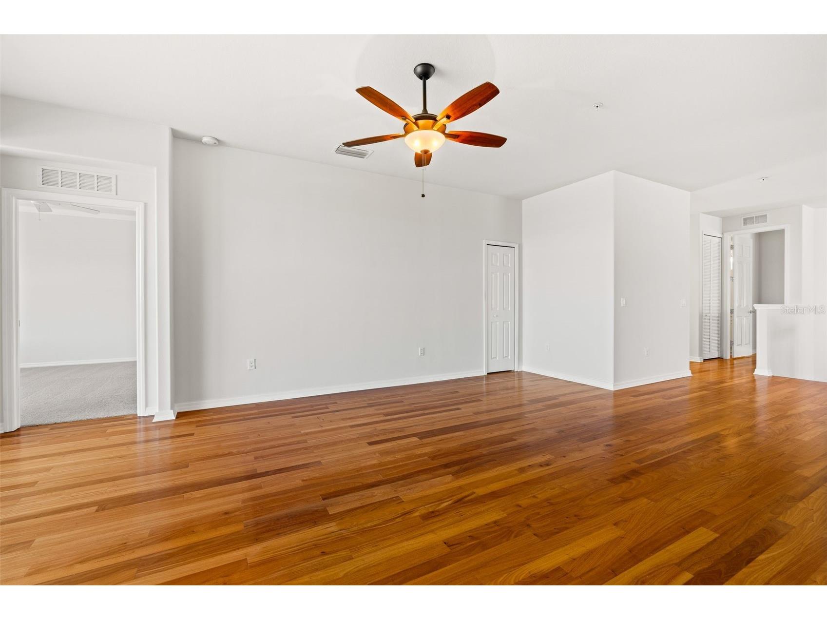 1181 Burgos Drive #406 Sarasota FL 34238 A4680690 image22