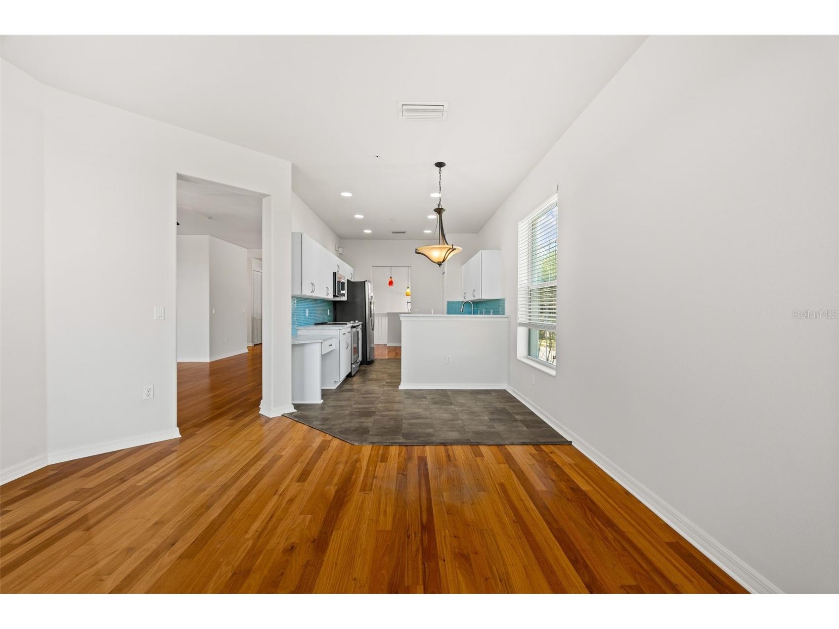 1181 Burgos Drive #406 Sarasota FL 34238 A4680690 image25