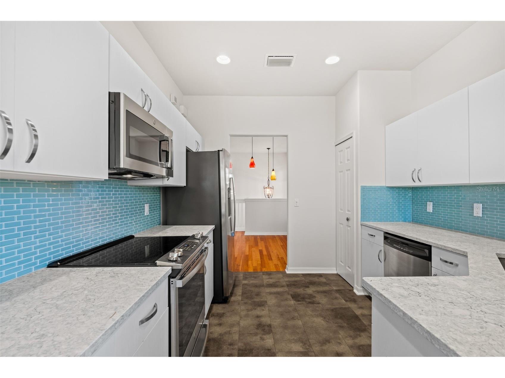 1181 Burgos Drive #406 Sarasota FL 34238 A4680690 image27