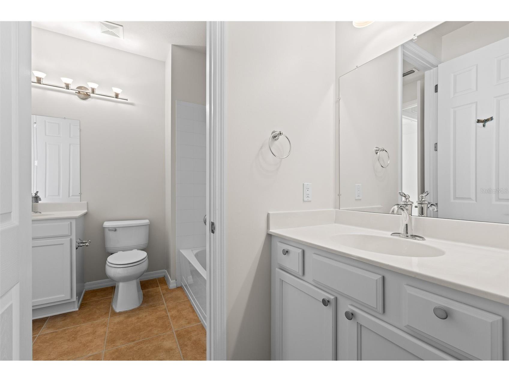 1181 Burgos Drive #406 Sarasota FL 34238 A4680690 image42