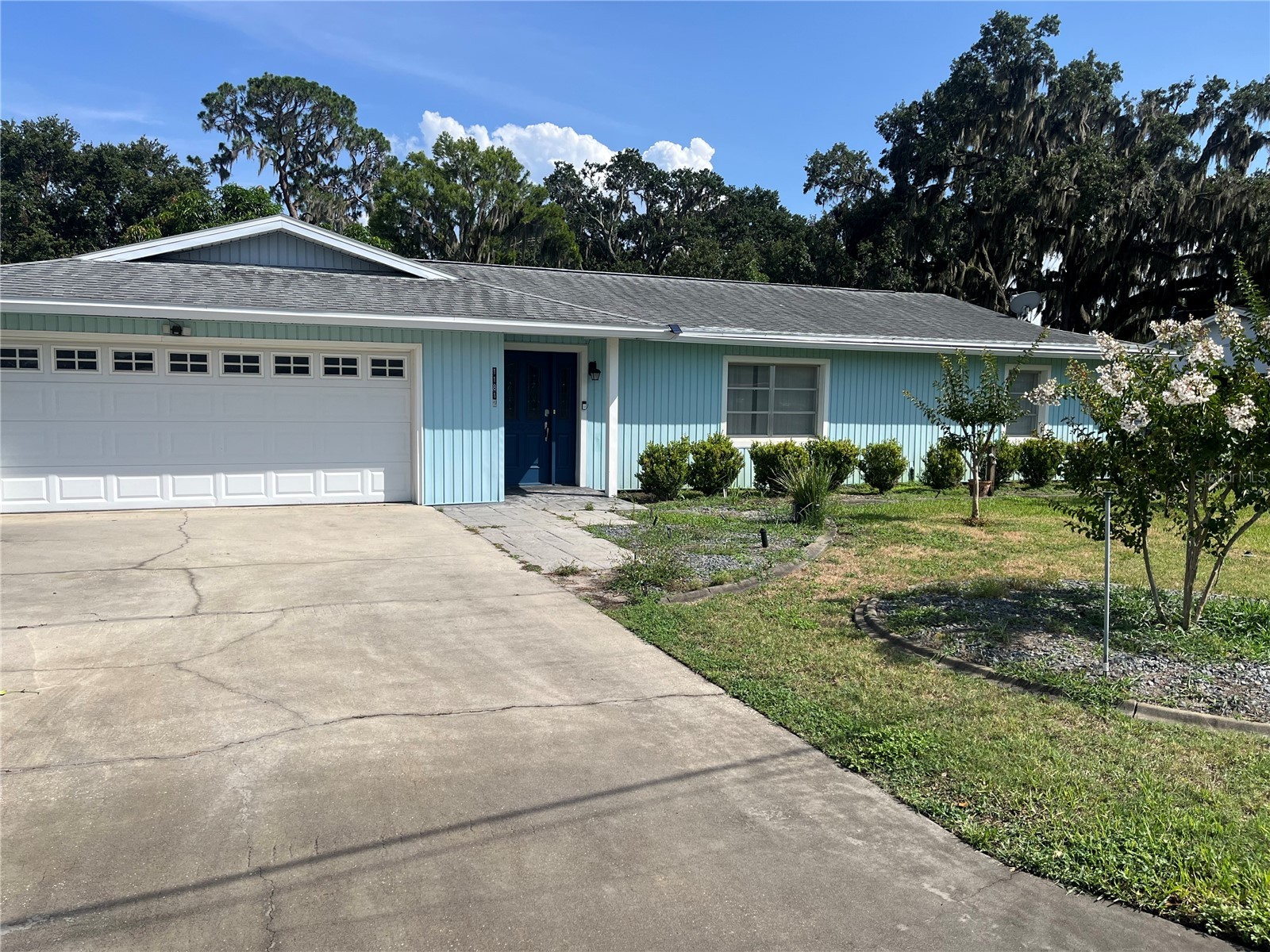 11812 Watts Court Tavares FL 32778 - LAKE HARRIS AND LAKE EUSTICE G5097737 image1