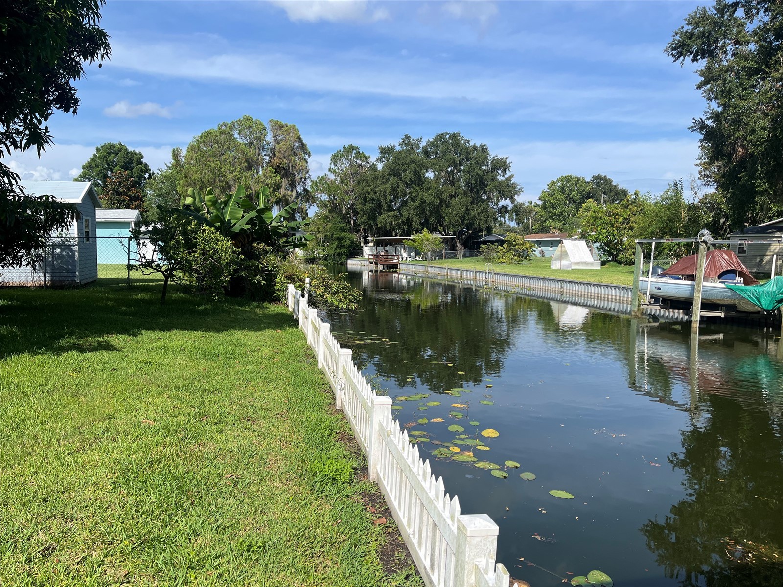 11812 Watts Court Tavares FL 32778 - LAKE HARRIS AND LAKE EUSTICE G5097737 image3