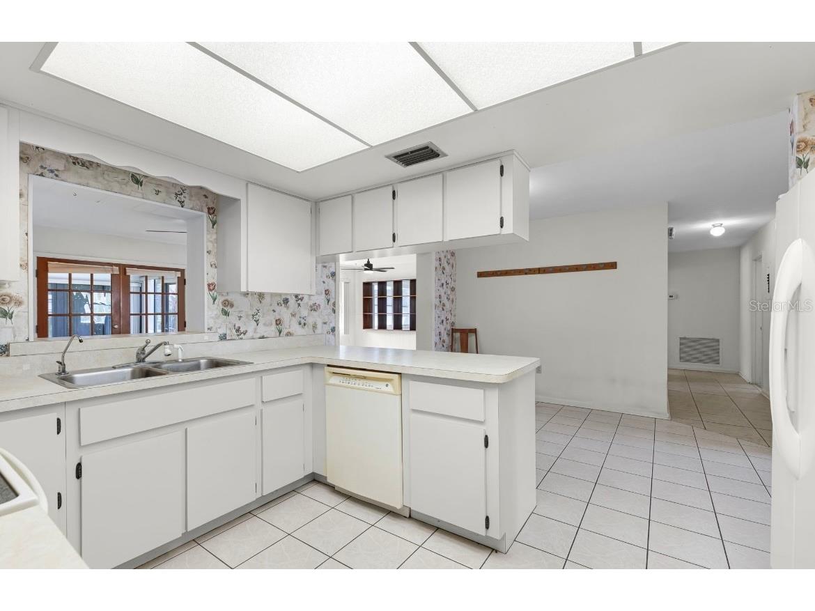 11812 Watts Court Tavares FL 32778 - LAKE HARRIS AND LAKE EUSTICE G5097737 image8