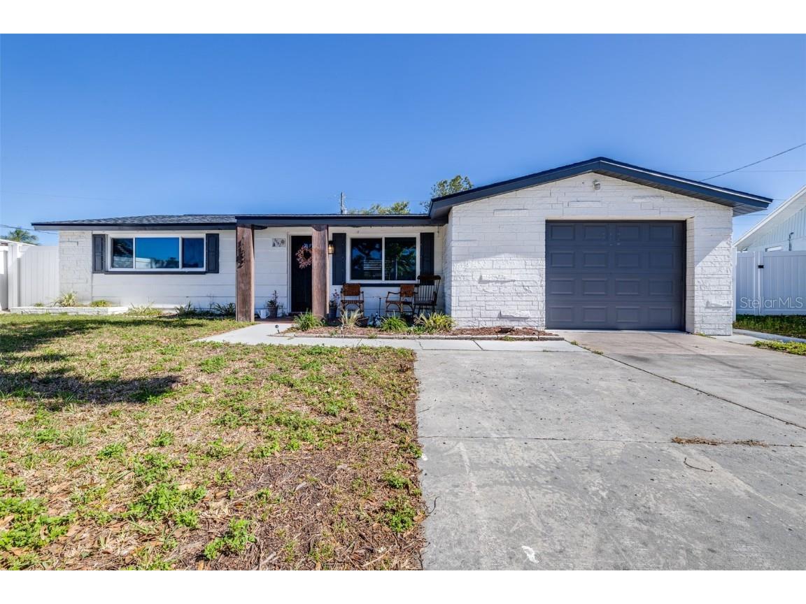 1182 Fernwood Drive Holiday FL 34690 TB8360123 image1