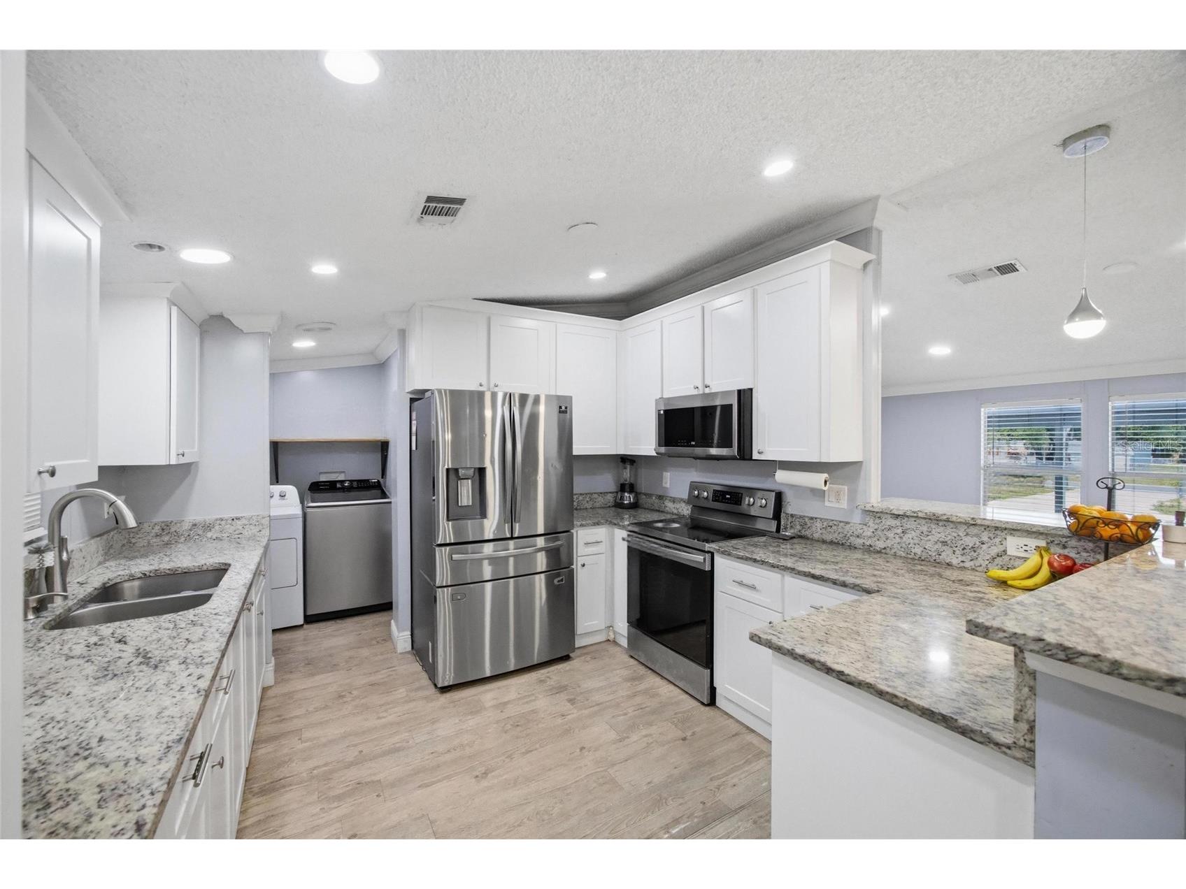 11821 Grovewood Avenue Thonotosassa FL 33592 TB8505516 image7