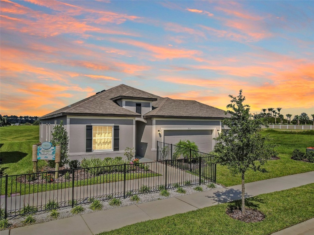 11822 June Briar Loop San Antonio FL 33576 - CRYSTAL LAGOON COMMUNITY T3491209 image1